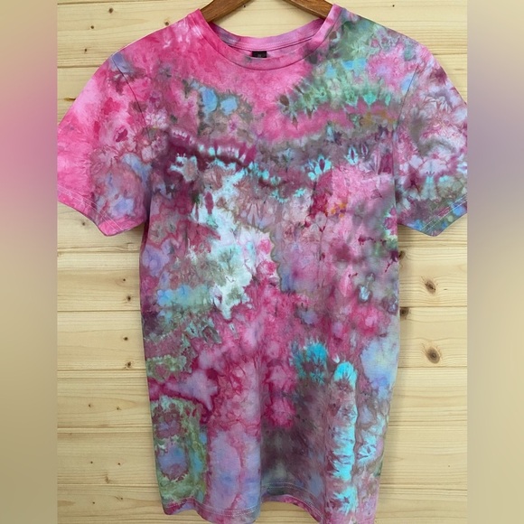 NEW Unisex GILDAN Small Ice Tie-Dye Soft Style T-Shirt Vibrant One of A Kind - Picture 1 of 11